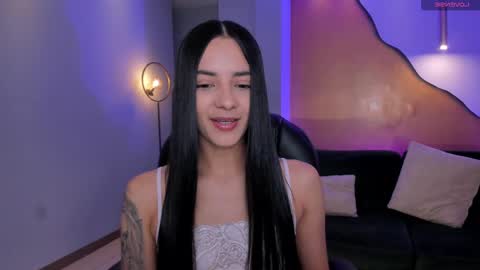 Snapshot of hannahjamesx chatting on 02-20-25, 07:08 HANNAH J online show from 02-20-25, 07:08