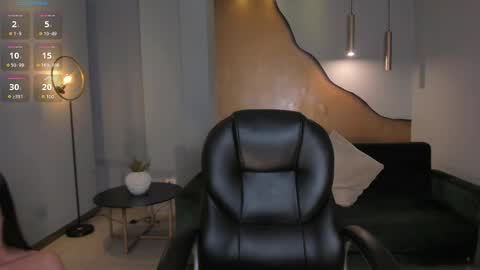 Snapshot of hannahjamesx chatting on 02-23-25, 07:49 HANNAH J online show from 02-23-25, 07:49