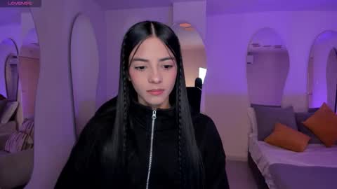 Snapshot of hannahjamesx chatting on 11-01-25, 07:05 HANNAH J online show from 11-01-25, 07:05