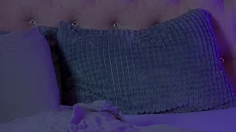 Pearl online show from 11-29-25, 05:21