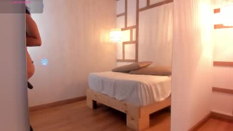 hannahmonttgomery  Help me reach 100 Hands up online show from 09-29-25, 05:07