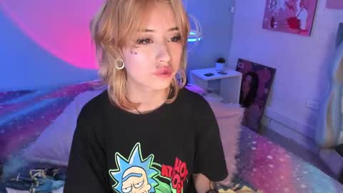 Snapshot of hannahpage chatting on 10-04-25, 03:10 Hannah online show from 10-04-25, 03:10