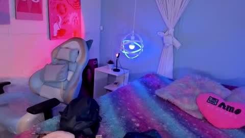 Snapshot of hannahpage chatting on 10-14-25, 11:33 Hannah online show from 10-14-25, 11:33