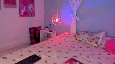 Snapshot of hannahpage chatting on 10-29-25, 12:07 Hannah online show from 10-29-25, 12:07