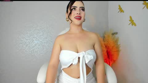 Snapshot of hannahudson__ chatting on 01-01-25, 01:58 Camila online show from 01-01-25, 01:58