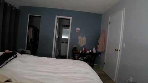 Hanna  Bananas online show from 01-26-25, 03:48