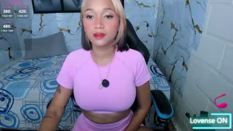 Snapshot of hannasteyl2 chatting on 07-28-26, 12:48 hannasteyl2 online show from 07-28-26, 12:48