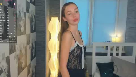Snapshot of hannavaile chatting on 07-17-26, 07:15 Hanna online show from 07-17-26, 07:15