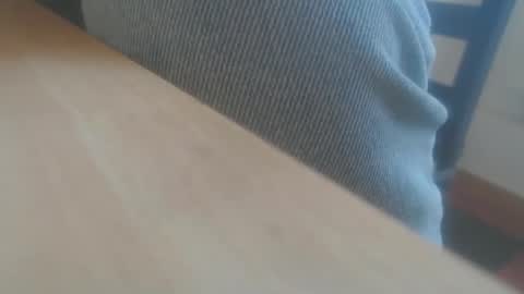 hannes_k online show from 10-19-25, 08:37