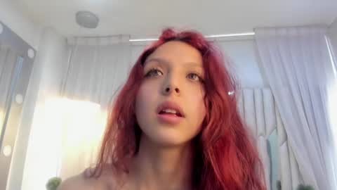 Snapshot of hanniesmile chatting on 02-16-25, 02:21 Hanni online show from 02-16-25, 02:21