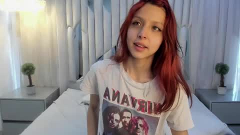 Snapshot of hanniesmile chatting on 02-25-25, 02:00 Hanni online show from 02-25-25, 02:00