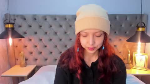 Snapshot of hanniesmile chatting on 02-28-25, 11:14 Hanni online show from 02-28-25, 11:14