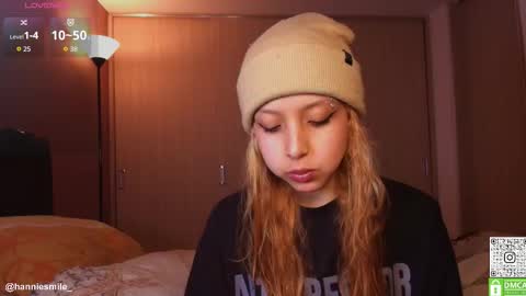 Snapshot of hanniesmile_ chatting on 03-10-26, 06:57 Hannie online show from 03-10-26, 06:57