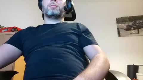 Snapshot of hannisch chatting on 11-05-25, 07:25 hannisch online show from 11-05-25, 07:25