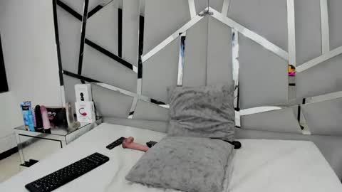 hanny_watson online show from 02-15-25, 04:23