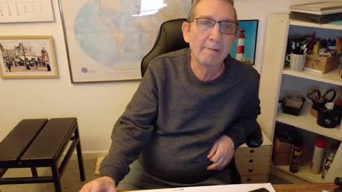 Snapshot of hansi63 chatting on 04-12-26, 11:10 charly online show from 04-12-26, 11:10
