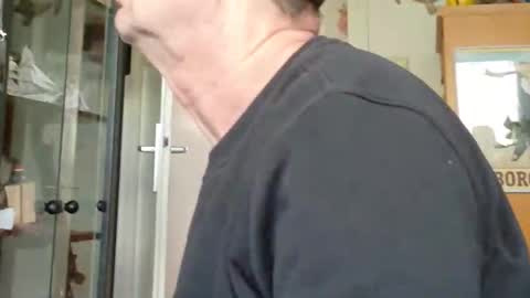 Snapshot of hansi63 chatting on 04-26-26, 11:08 charly online show from 04-26-26, 11:08