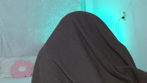 Snapshot of hantonella chatting on 03-24-26, 01:49 Anto online show from 03-24-26, 01:49