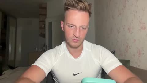 Snapshot of hanzlagerfelt chatting on 11-10-25, 08:30 hanzlagerfelt online show from 11-10-25, 08:30