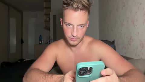 Snapshot of hanzlagerfelt chatting on 11-11-25, 08:53 hanzlagerfelt online show from 11-11-25, 08:53