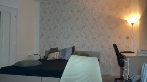 Snapshot of hanzlagerfelt chatting on 11-16-25, 05:40 hanzlagerfelt online show from 11-16-25, 05:40