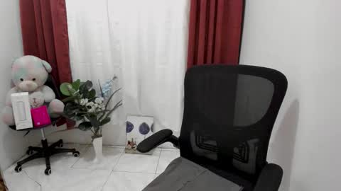 Snapshot of haplacious chatting on 10-22-25, 10:04 haplacious online show from 10-22-25, 10:04