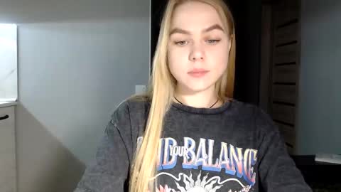 happy_fox_ online show from 12-09-24, 11:03