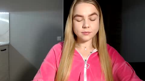 happy_fox_ online show from 02-13-25, 08:55