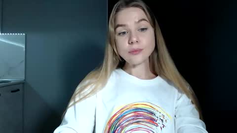 Snapshot of happy_fox_ chatting on 12-03-25, 08:40 happy_fox_ online show from 12-03-25, 08:40