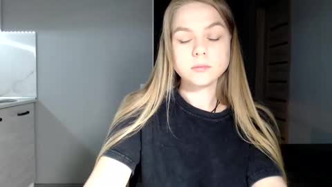 Snapshot of happy_fox_ chatting on 02-10-26, 10:36 happy_fox_ online show from 02-10-26, 10:36