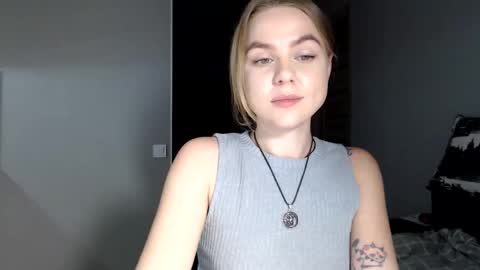 happy_fox_ online show from 03-11-26, 09:32