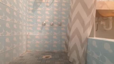 Snapshot of happychappyhard69 chatting on 11-12-25, 05:02 HappyChappyHard69 online show from 11-12-25, 05:02