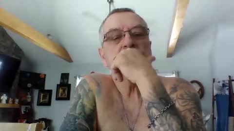 Snapshot of happynudist7373 chatting on 03-09-26, 05:50 happynudist7373 online show from 03-09-26, 05:50