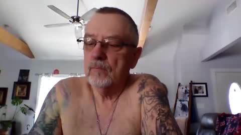 Snapshot of happynudist7373 chatting on 04-15-26, 02:35 happynudist7373 online show from 04-15-26, 02:35