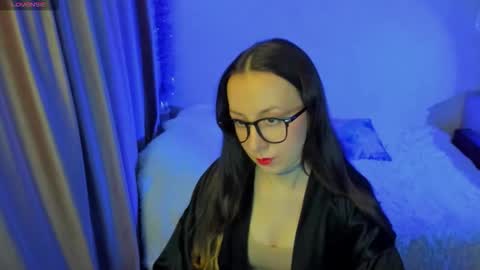 Stephanie online show from 10-23-25, 04:50