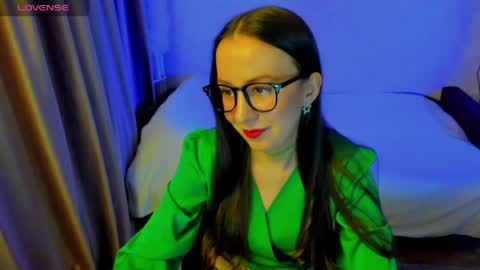 Stephanie online show from 04-18-26, 07:51