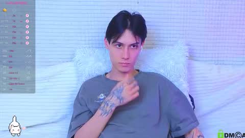 Snapshot of hard__fantasy chatting on 10-23-25, 03:17 Mark online show from 10-23-25, 03:17