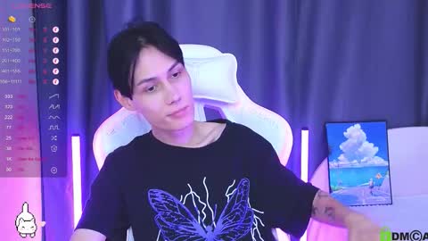 Snapshot of hard__fantasy chatting on 10-28-25, 11:07 Mark online show from 10-28-25, 11:07