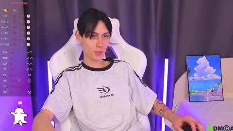 Snapshot of hard__fantasy chatting on 10-31-25, 09:38 Mark online show from 10-31-25, 09:38