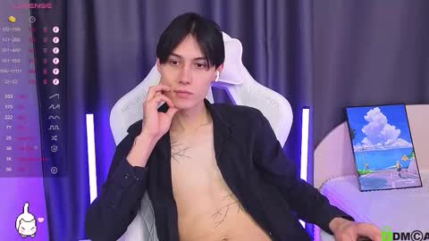 Snapshot of hard__fantasy chatting on 11-10-25, 11:37 Mark online show from 11-10-25, 11:37