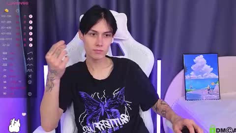 Snapshot of hard__fantasy chatting on 11-17-25, 11:27 Mark online show from 11-17-25, 11:27