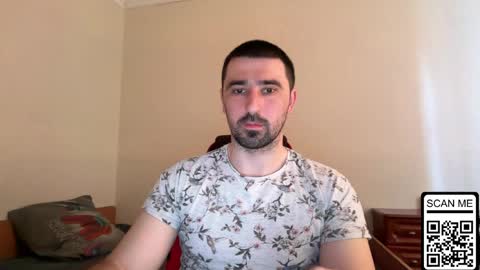 Snapshot of hard_to_obey chatting on 04-05-26, 12:46 Vadim online show from 04-05-26, 12:46