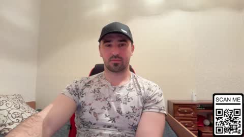 Snapshot of hard_to_obey chatting on 04-21-26, 06:55 Vadim online show from 04-21-26, 06:55