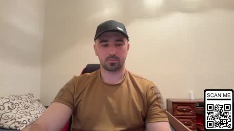 Snapshot of hard_to_obey chatting on 04-23-26, 05:59 Vadim online show from 04-23-26, 05:59
