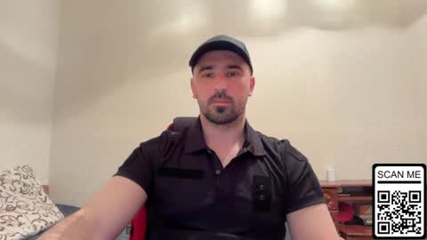 Snapshot of hard_to_obey chatting on 04-28-26, 07:30 Vadim online show from 04-28-26, 07:30