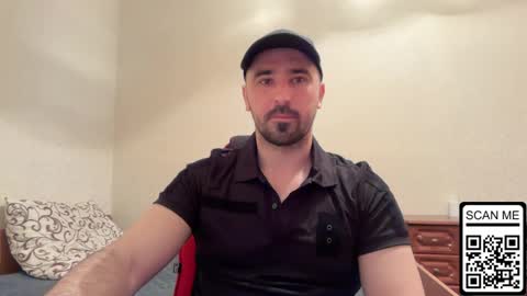 Snapshot of hard_to_obey chatting on 04-29-26, 06:14 Vadim online show from 04-29-26, 06:14