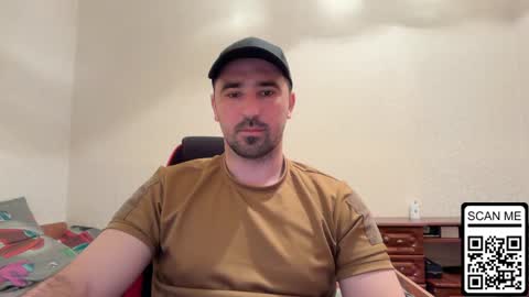 Snapshot of hard_to_obey chatting on 05-11-26, 06:49 Vadim online show from 05-11-26, 06:49
