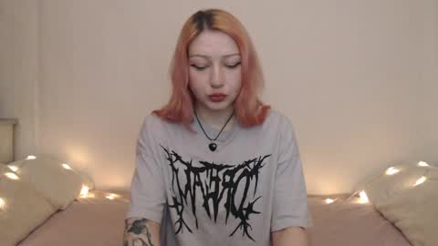 Emily online show from 05-06-26, 09:42