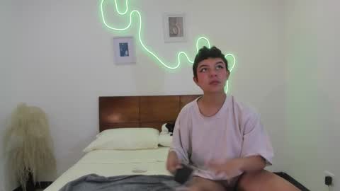 Snapshot of hardcoreheat_ind chatting on 02-11-26, 11:32 kade and demi independent models online show from 02-11-26, 11:32