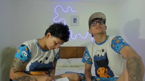 Snapshot of hardcoreheat_ind chatting on 03-26-26, 04:18 kade and demi independent models online show from 03-26-26, 04:18